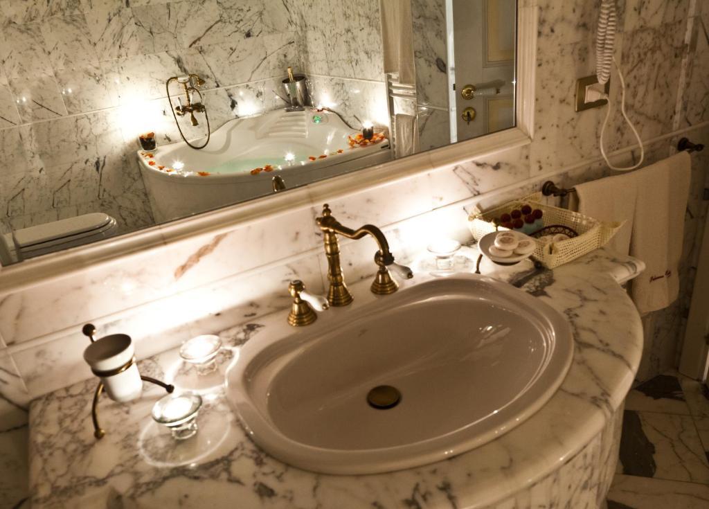 Palazzo Volta Boutique Luxury B&B 나르도 외부 사진