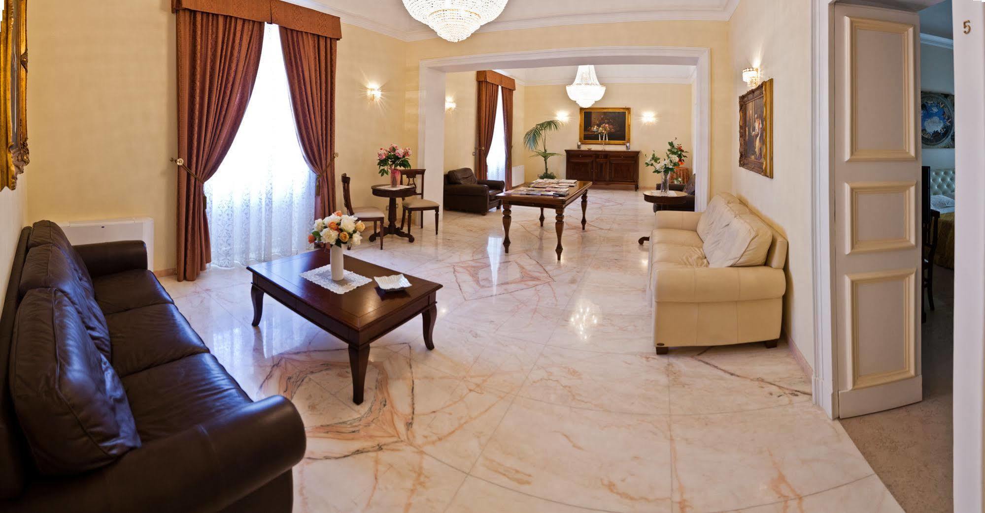 Palazzo Volta Boutique Luxury B&B 나르도 외부 사진